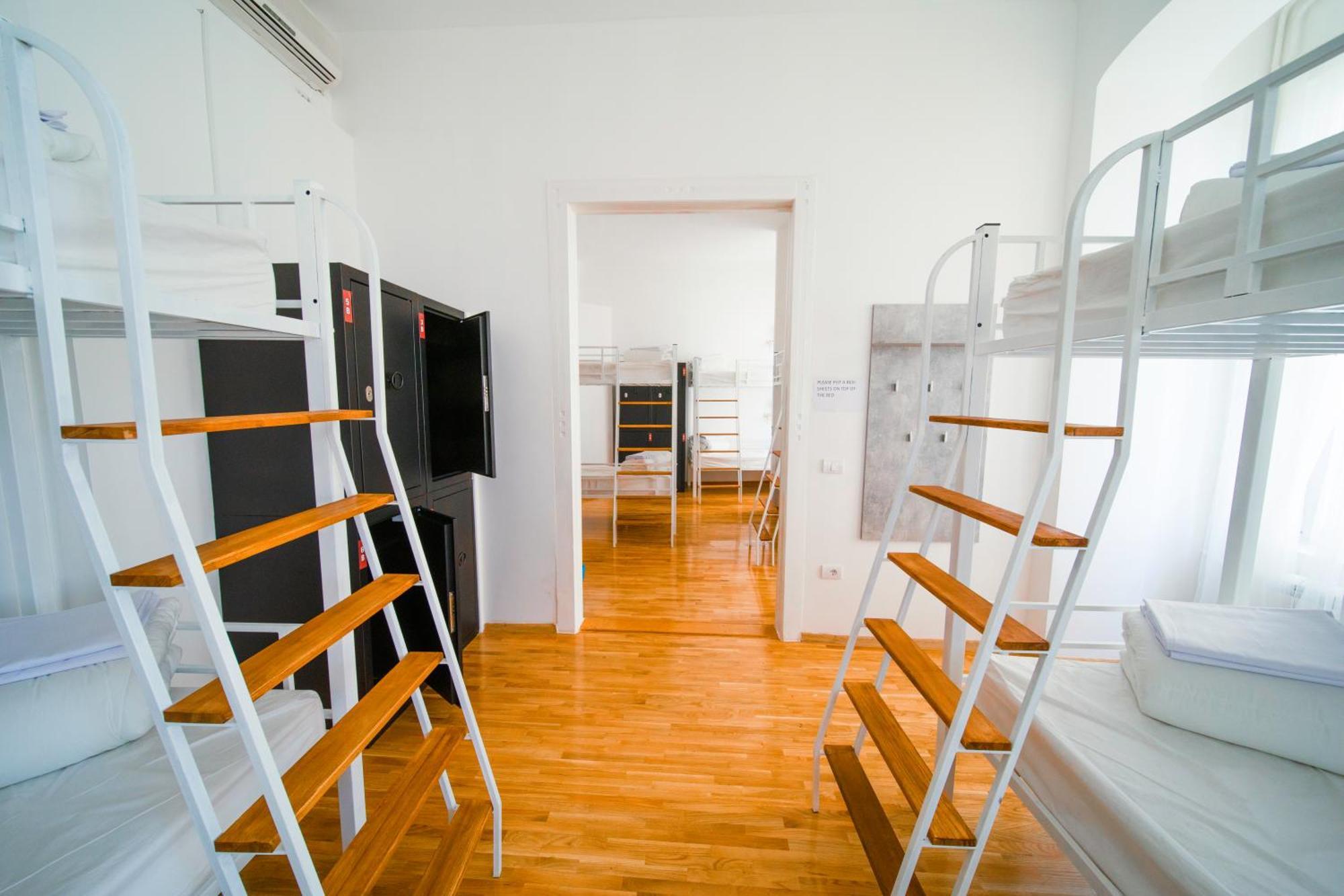 New Generation Hostel Como Lake Luaran gambar